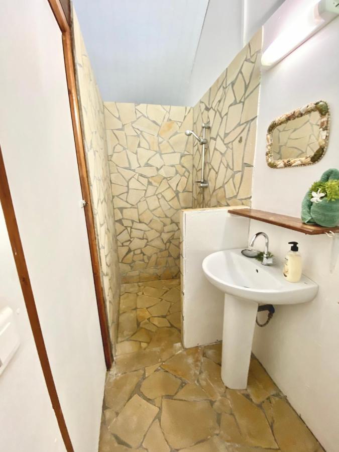 Poe Guesthouse Rangiroa Eksteriør bilde